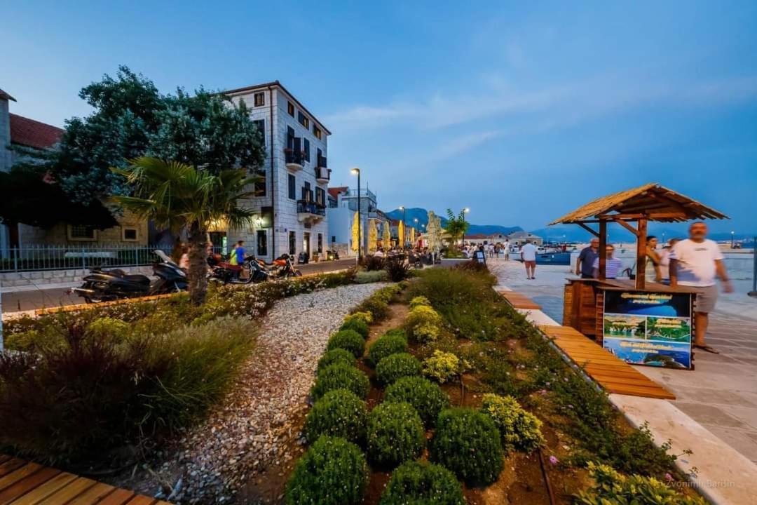 Modern Apartment Near Split & Trogir Kaštela エクステリア 写真