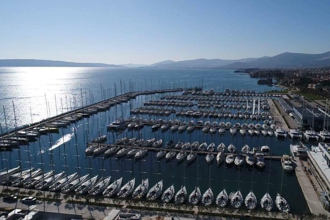 Modern Apartment Near Split & Trogir Kaštela エクステリア 写真