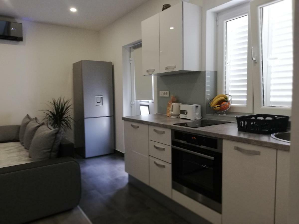 Modern Apartment Near Split & Trogir Kaštela エクステリア 写真