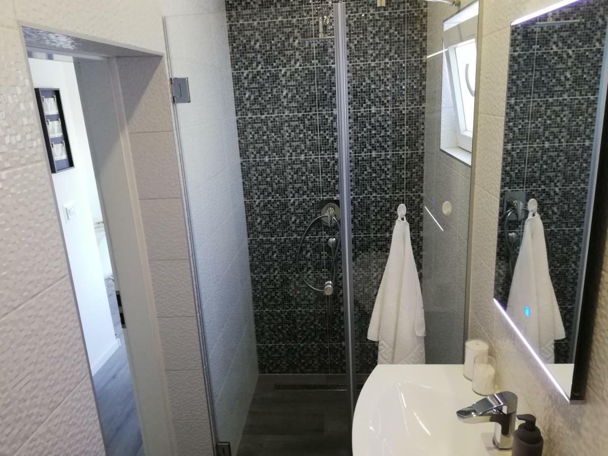 Modern Apartment Near Split & Trogir Kaštela エクステリア 写真